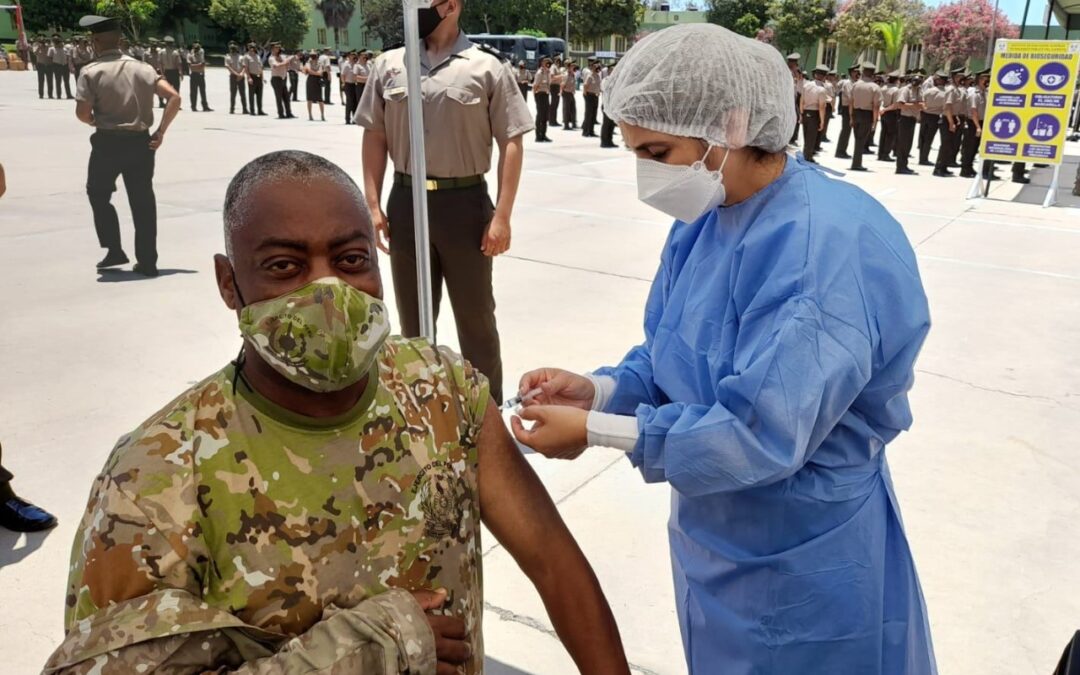 Personal de la Biblioteca General Y Aula Virtual Del Ejército (BGyAVE), participó en la Jornada de Vacunación y Descarte Contra La COVID-19